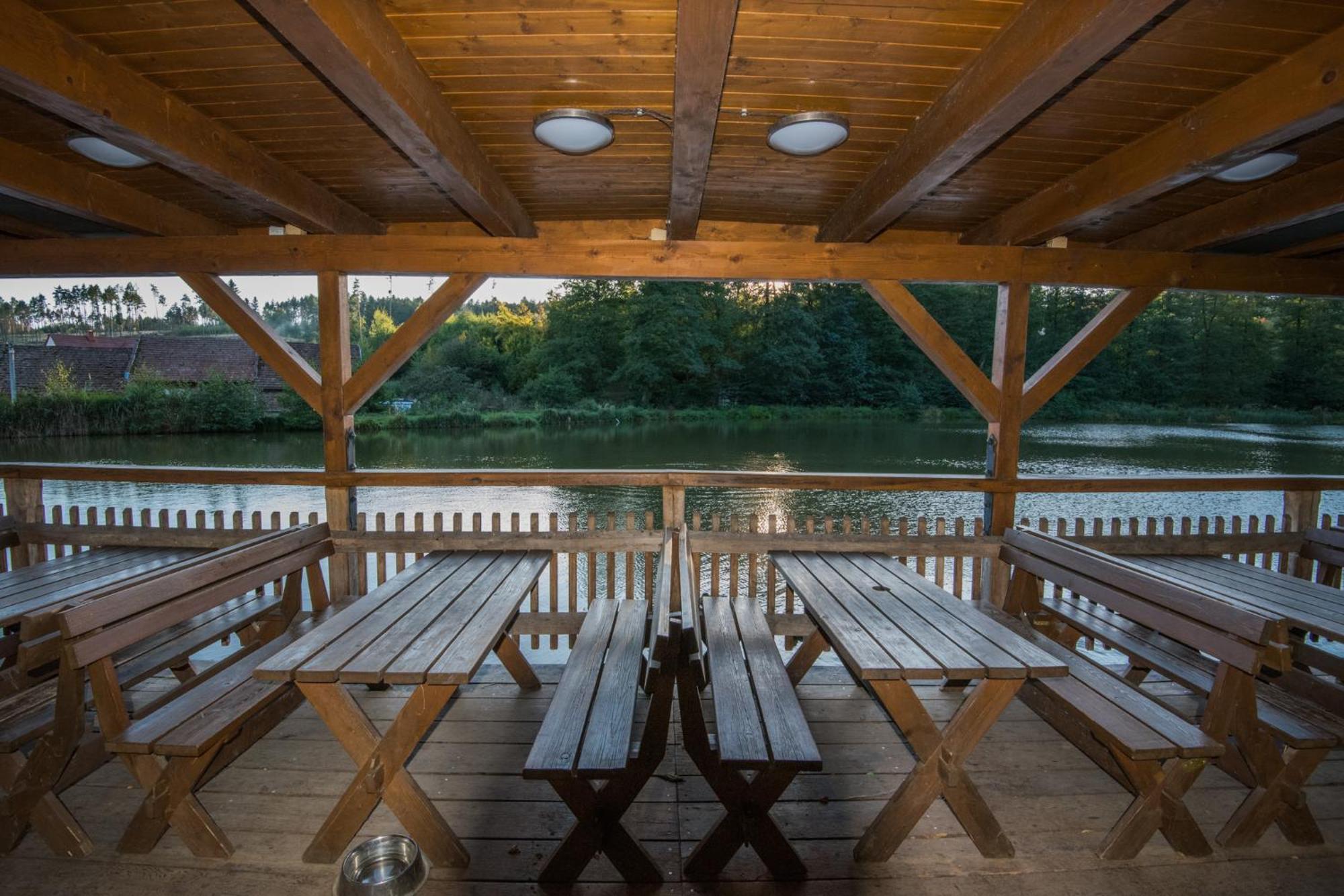 Porcuv Mlyn Hotell Bykovice Exteriör bild