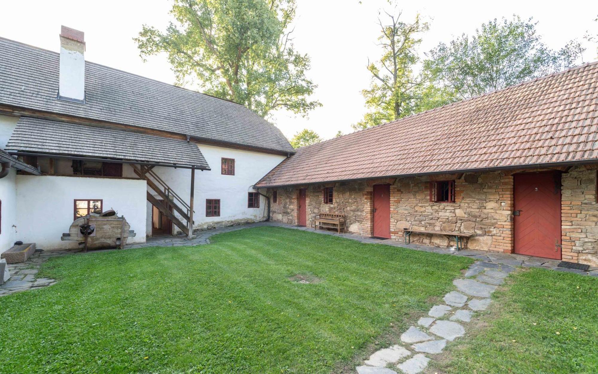 Porcuv Mlyn Hotell Bykovice Exteriör bild