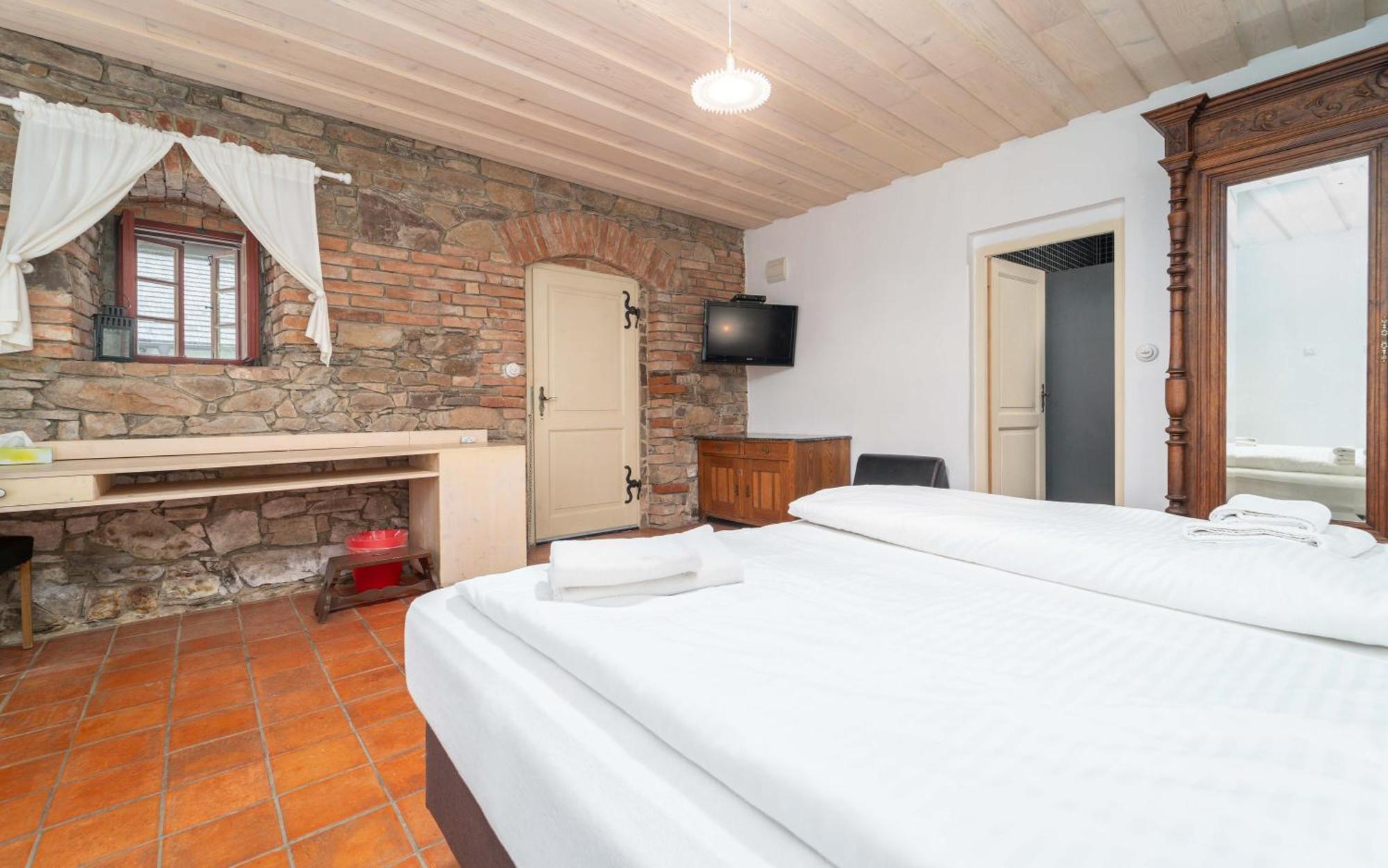 Porcuv Mlyn Hotell Bykovice Exteriör bild